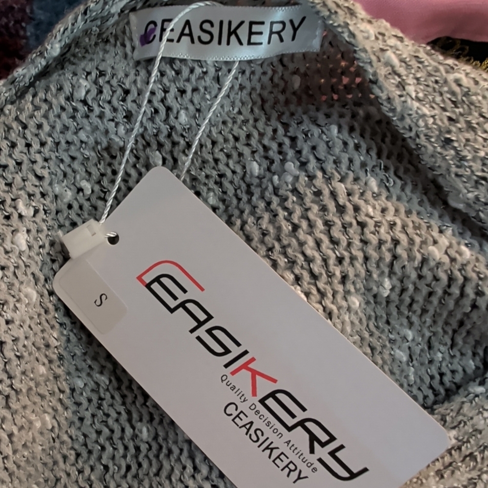 NWT Creasikery Women's Gray Sweater Size S Asymetrical With Fringe Long Sleeve - Picture 5 of 6